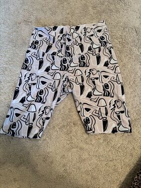 Dazey LA Black and White Abstract Print Bike Shorts